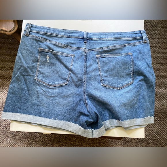 Jean Shorts 24W (worn once) - Picture 2 of 4